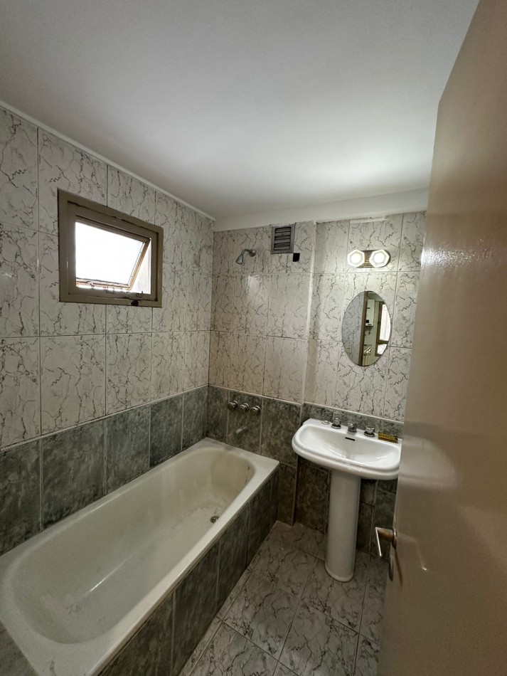 AMPLIO MONOAMBIENTE LATERAL EN ALQUILER A METROS DE LA ESTACION  - ALEM 1300 - BANFIELD