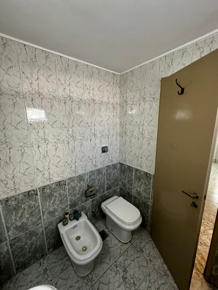 AMPLIO MONOAMBIENTE LATERAL EN ALQUILER A METROS DE LA ESTACION  - ALEM 1300 - BANFIELD