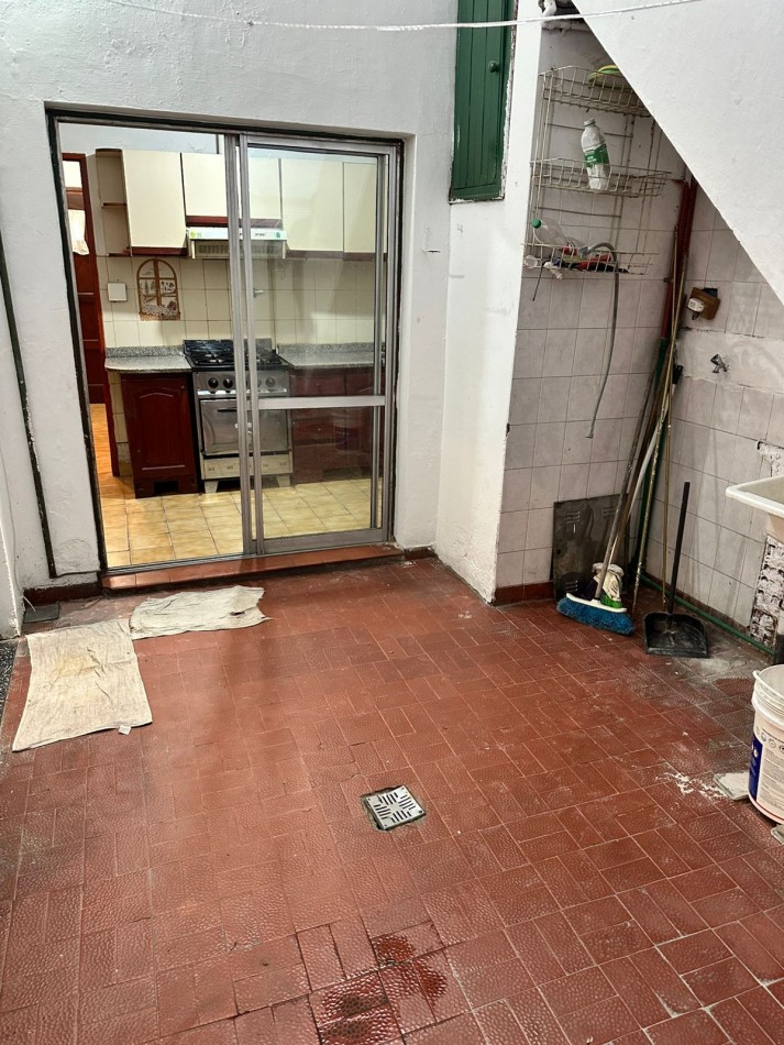 CASA 4 AMBIENTES CON PATIO Y TERRAZA - ROMA y GRANADEROS - LANUS ESTE