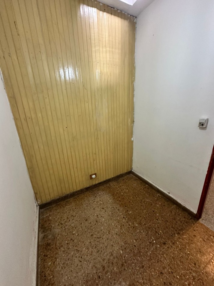 CASA 4 AMBIENTES CON PATIO Y TERRAZA - ROMA y GRANADEROS - LANUS ESTE