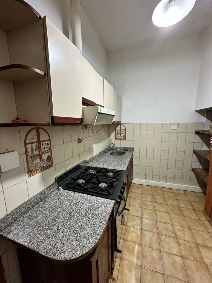 CASA 4 AMBIENTES CON PATIO Y TERRAZA - ROMA y GRANADEROS - LANUS ESTE