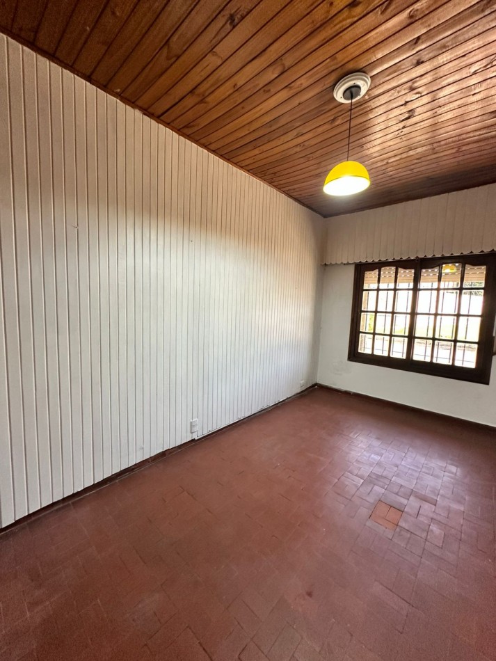 CASA 4 AMBIENTES CON PATIO Y TERRAZA - ROMA y GRANADEROS - LANUS ESTE