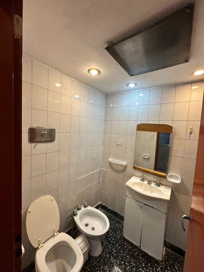 CASA 4 AMBIENTES CON PATIO Y TERRAZA - ROMA y GRANADEROS - LANUS ESTE