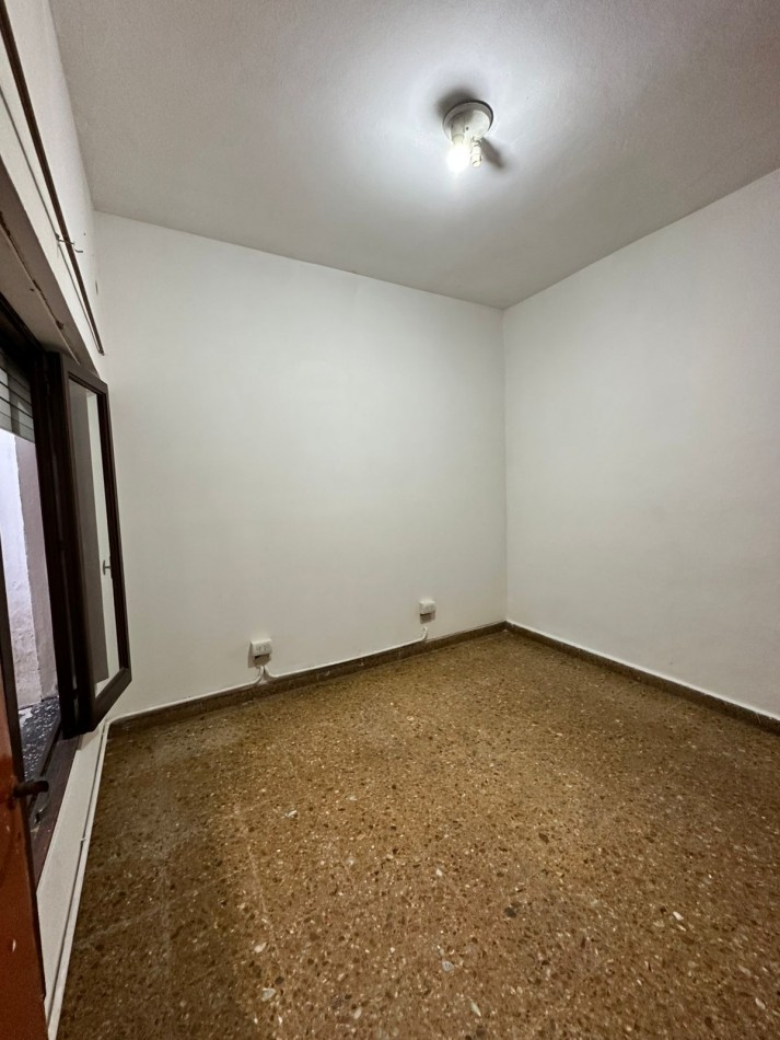 CASA 4 AMBIENTES CON PATIO Y TERRAZA - ROMA y GRANADEROS - LANUS ESTE