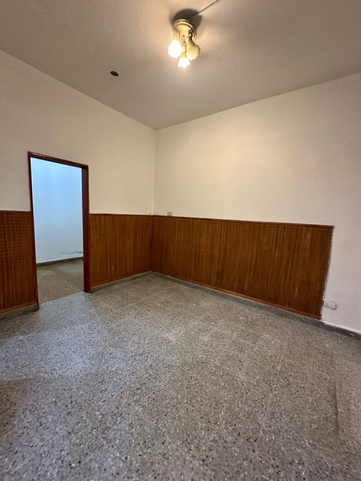 CASA 4 AMBIENTES CON PATIO Y TERRAZA - ROMA y GRANADEROS - LANUS ESTE