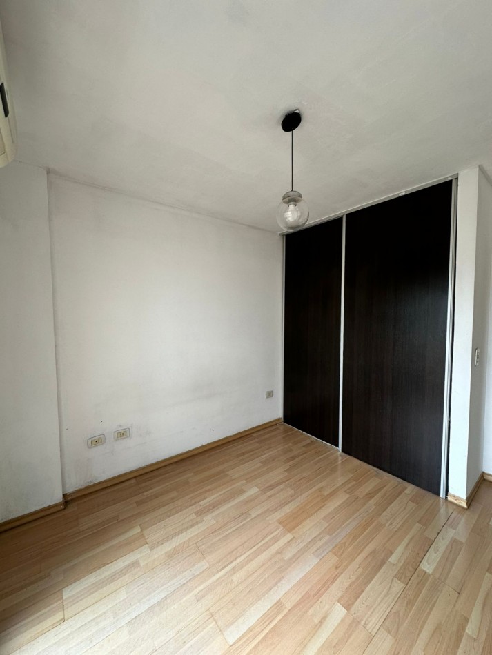 Dpto 2 Amb. Contrafrente C/ Baño en Suite y Toilette + Balcon en Alquiler - Cordoba 1400 - Lanus Este