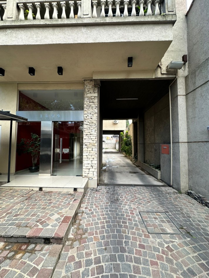 Dpto 2 Amb. Contrafrente C/ Baño en Suite y Toilette + Balcon en Alquiler - Cordoba 1400 - Lanus Este