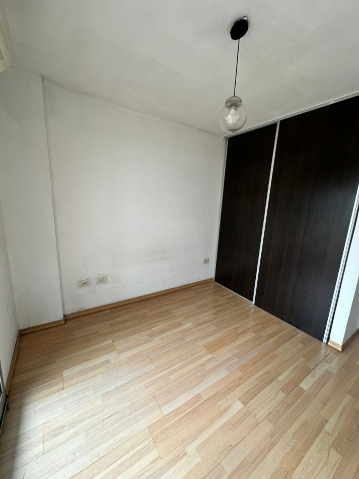 Dpto 2 Amb. Contrafrente C/ Baño en Suite y Toilette + Balcon en Alquiler - Cordoba 1400 - Lanus Este