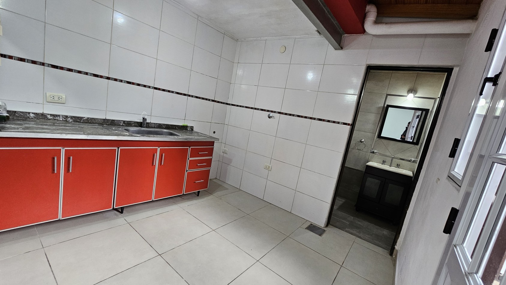 **$490.000 x mes** - Dto. de 2 amb. c/patio. S/Expensas - Resistencia la 700