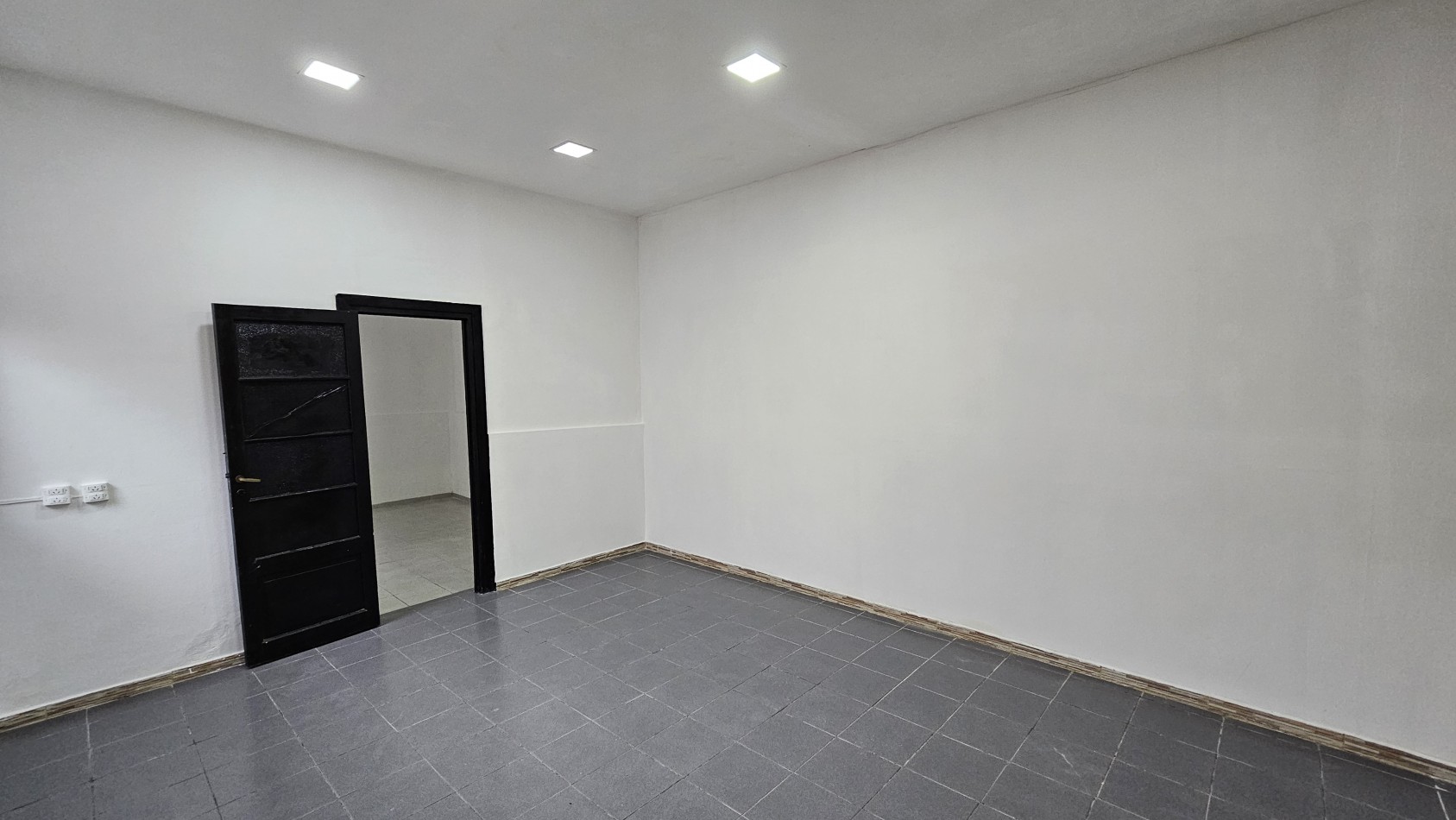 **$490.000 x mes** - Dto. de 2 amb. c/patio. S/Expensas - Resistencia la 700