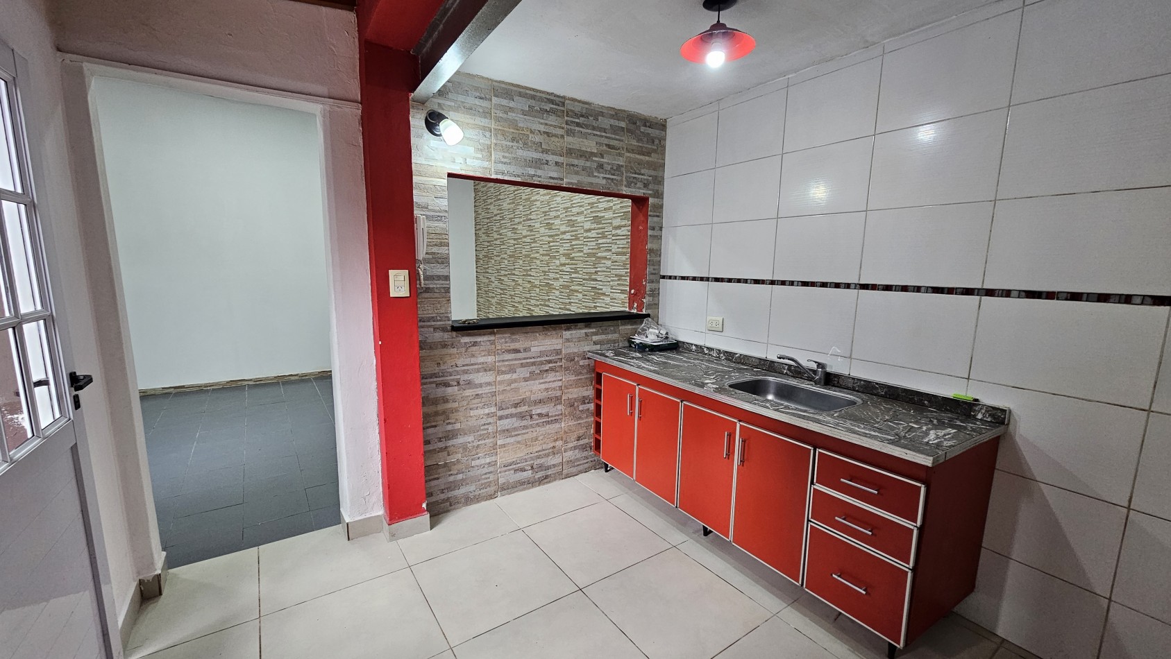 **$490.000 x mes** - Dto. de 2 amb. c/patio. S/Expensas - Resistencia la 700