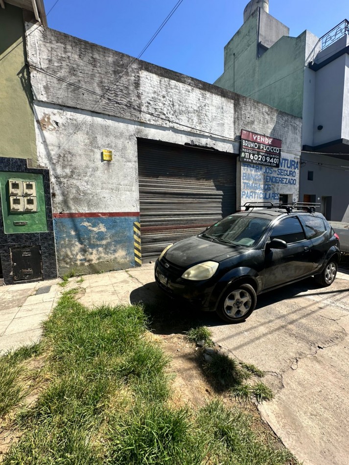 **u$s 95.000.-** - GALPON 210 m2, TECHO PARABOLICO - Dr. BALBIN 2500 - LANUS