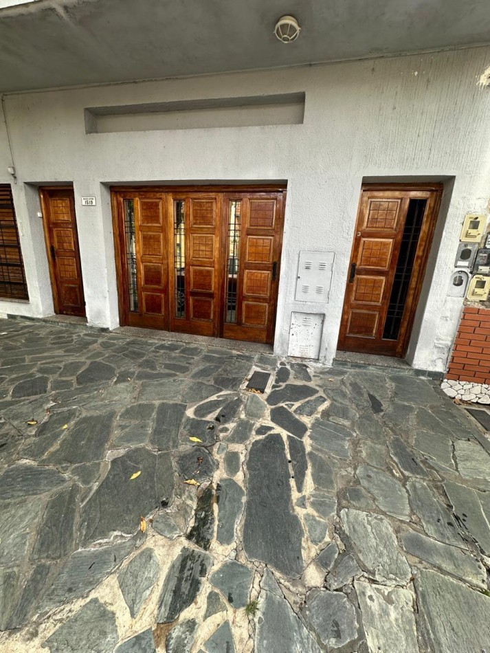 **$450.000.-** ALQUILER PH INTERNO DOS AMB. S/EXPENSAS C/ PATIO - SERVICIOS COMPARTIDOS - SANTIAGO DEL ESTERO 1500 - LANUS OESTE