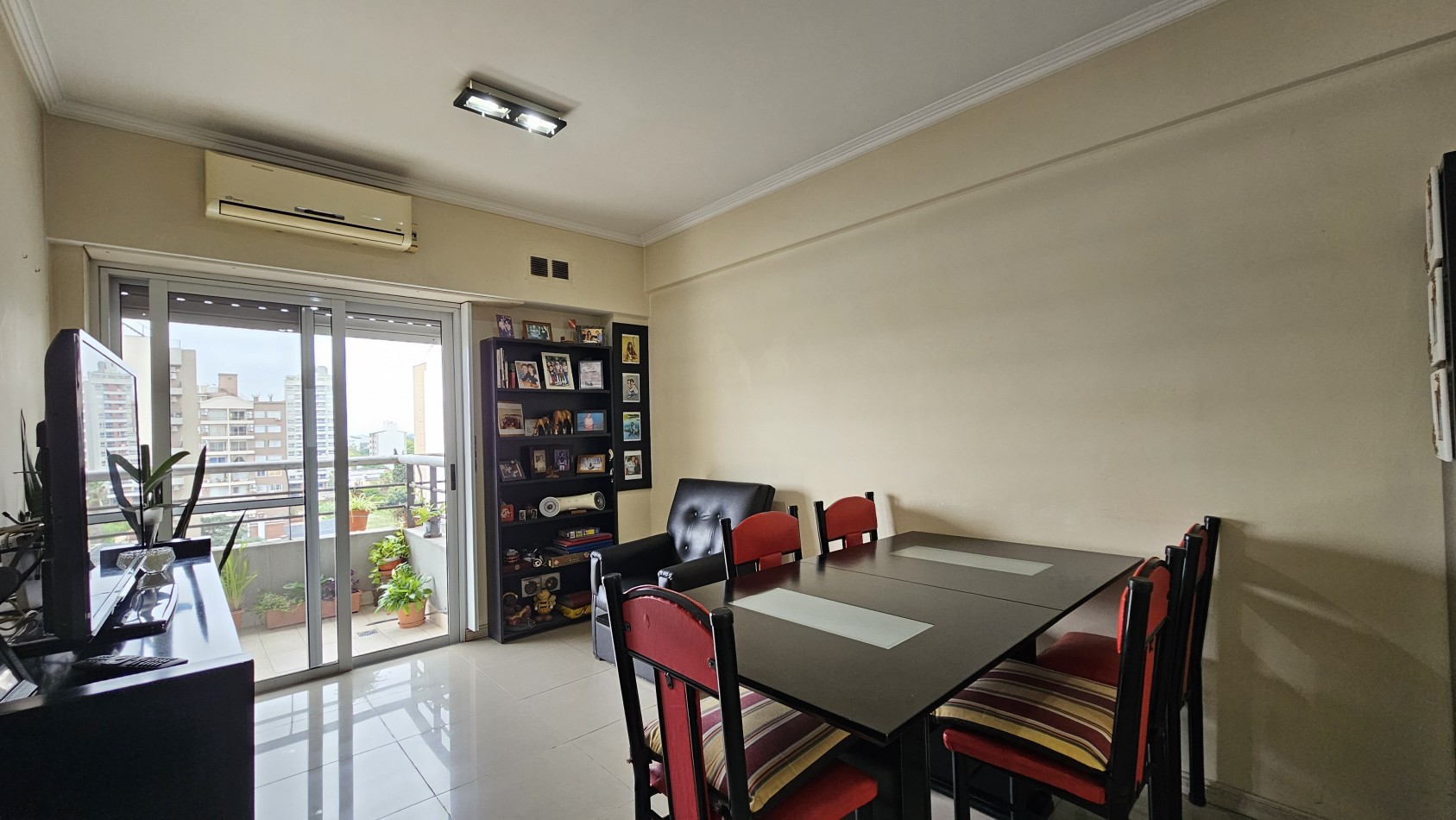 **u$s 95.000** - Venta Dto. de 3 amb. - 7mo piso - Margarita Weild 1500 - Lanus Este