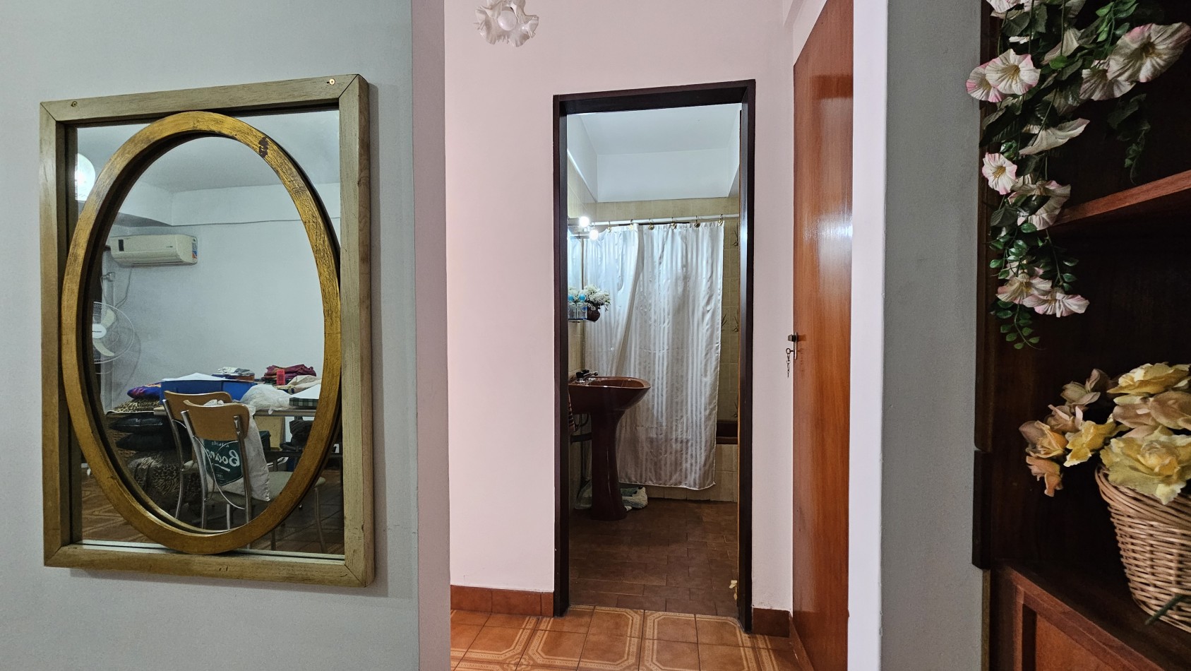 **u$s 49.900.-**  Venta de Departamento de 2 amb. en 1er piso por escaleras al frente - NO ABONA EXPENSAS - Enrique Fernandez 2126