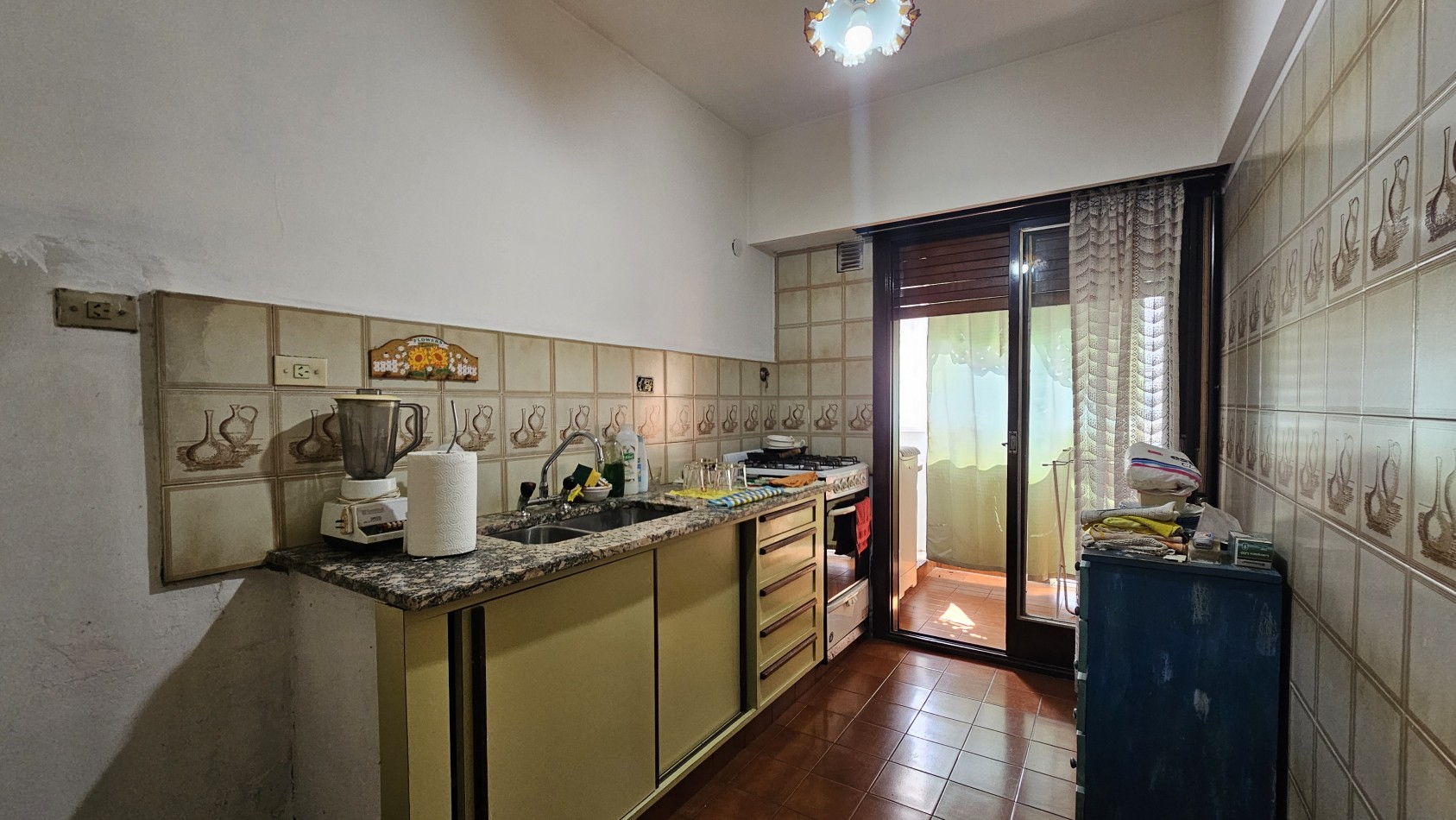 **u$s 49.900.-**  Venta de Departamento de 2 amb. en 1er piso por escaleras al frente - NO ABONA EXPENSAS - Enrique Fernandez 2126