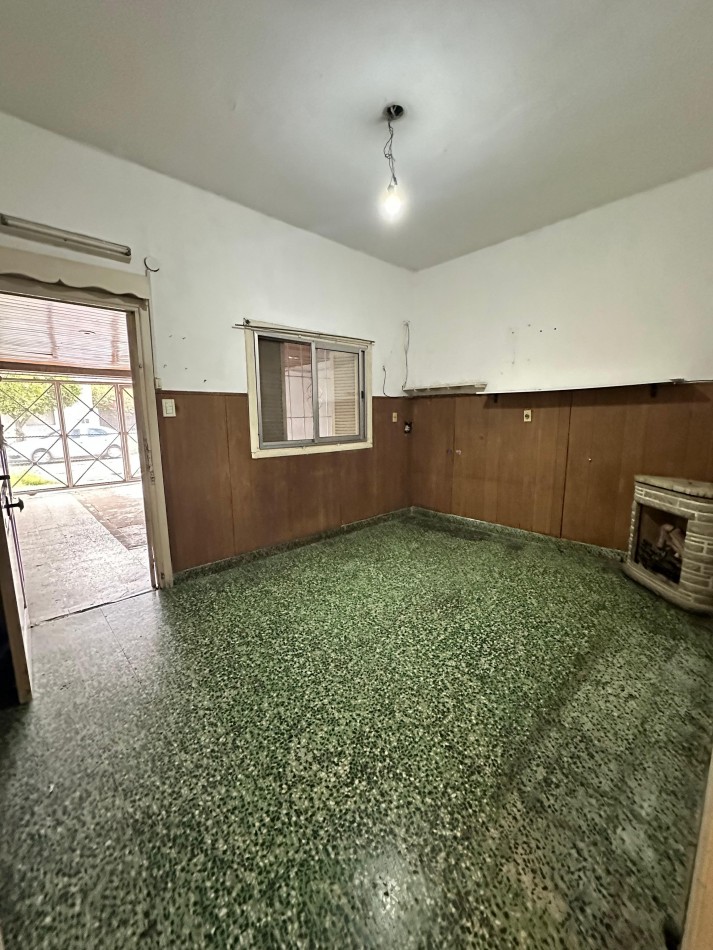 **$440.000.-** - ALQUILER - Depto Interno 2 amb. y medio Amplio - Moreno al 2300 e/Murature y Humahuaca - Lanus Oeste 