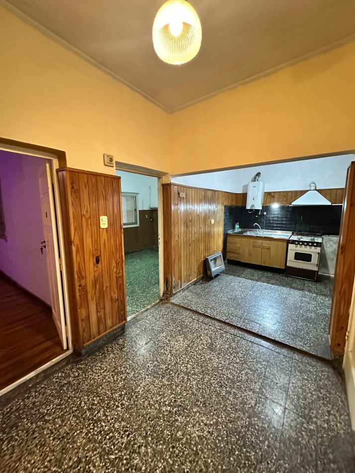 **$440.000.-** - ALQUILER - Depto Interno 2 amb. y medio Amplio - Moreno al 2300 e/Murature y Humahuaca - Lanus Oeste 