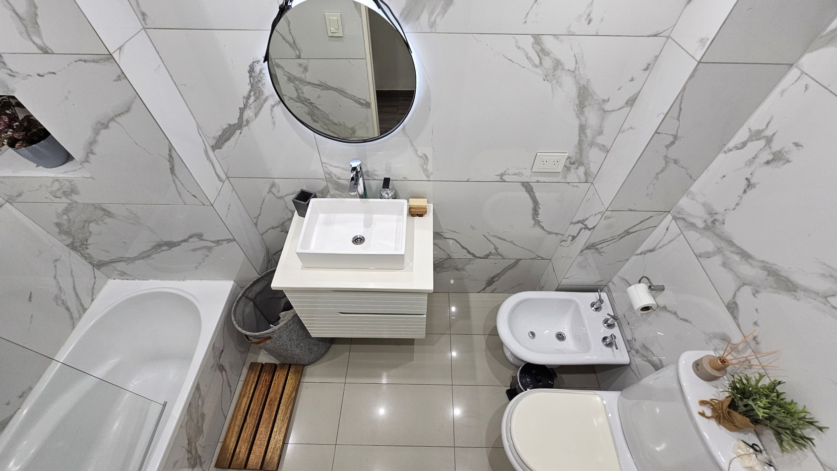 **u$s 79.900.-** - Departamento 3 Amb. C/Espacio Guardacoches y Parrilla en venta.- J. V. Gonzalez al 1400 - Lanus Oeste