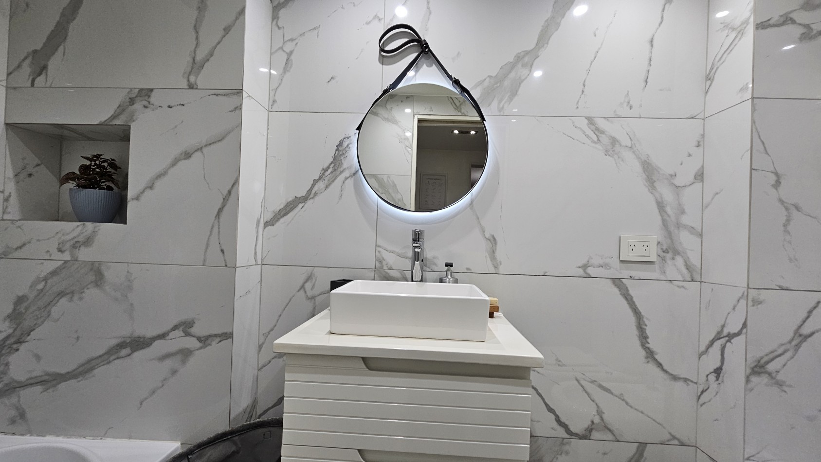 **u$s 79.900.-** - Departamento 3 Amb. C/Espacio Guardacoches y Parrilla en venta.- J. V. Gonzalez al 1400 - Lanus Oeste