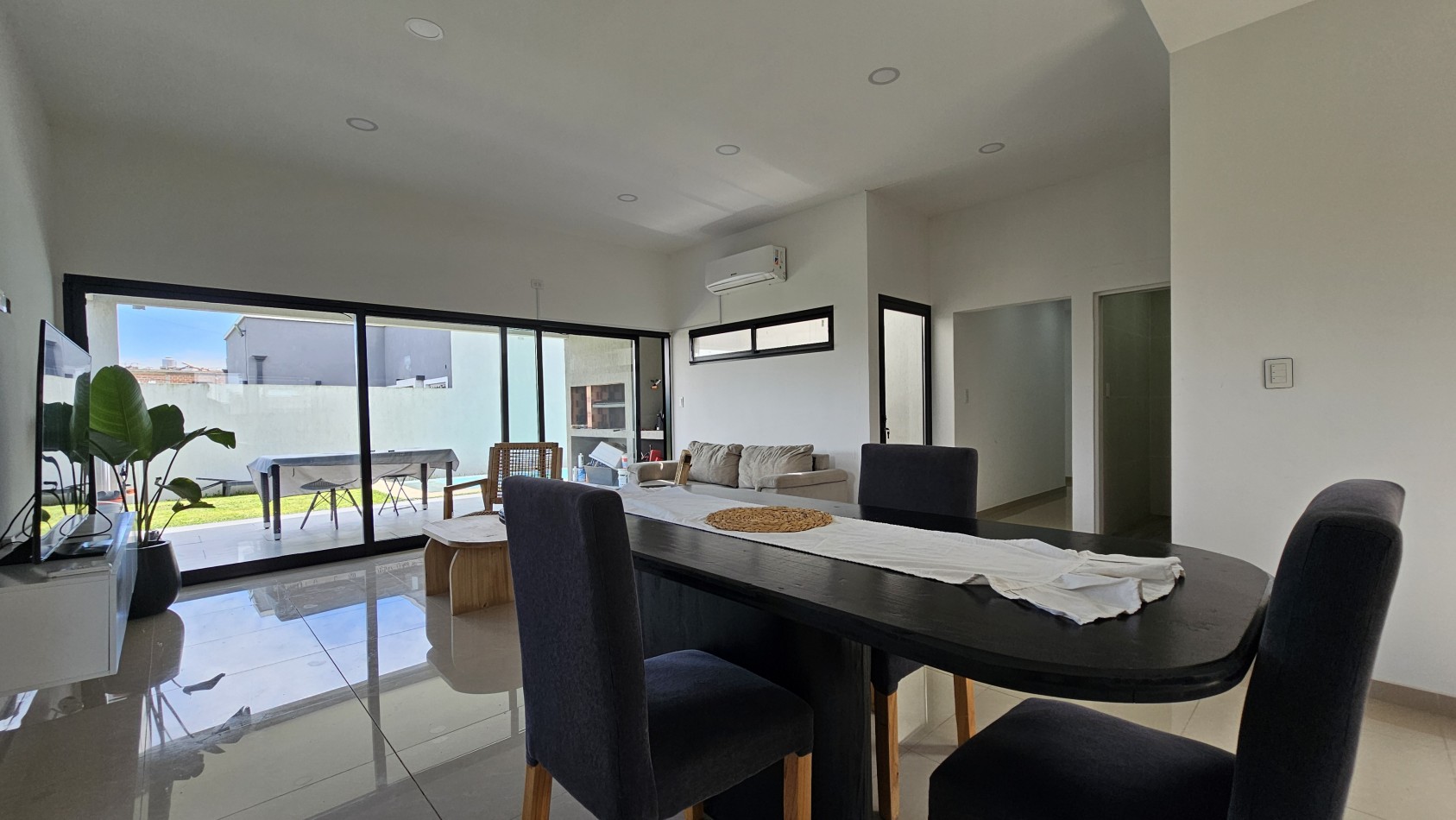 **u$s 75.000.-** (SOLO HASTA EL 30 de ABRIL) - Casa de 4 amb con parque y pileta, NUEVA, Lote propio - Benigno Cal 600 - Tristan Suarez - Ezeiza