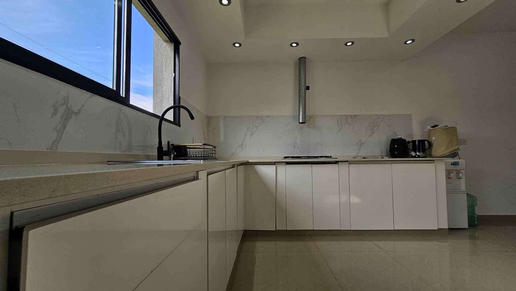 **u$s 75.000.-** (SOLO HASTA EL 30 de ABRIL) - Casa de 4 amb con parque y pileta, NUEVA, Lote propio - Benigno Cal 600 - Tristan Suarez - Ezeiza