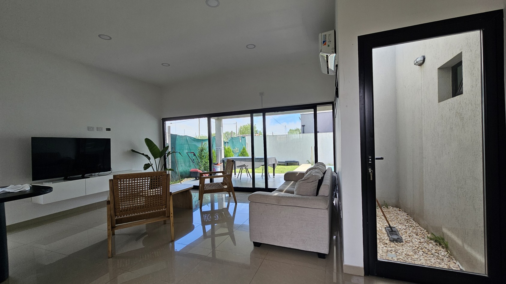 **u$s 75.000.-** (SOLO HASTA EL 30 de ABRIL) - Casa de 4 amb con parque y pileta, NUEVA, Lote propio - Benigno Cal 600 - Tristan Suarez - Ezeiza