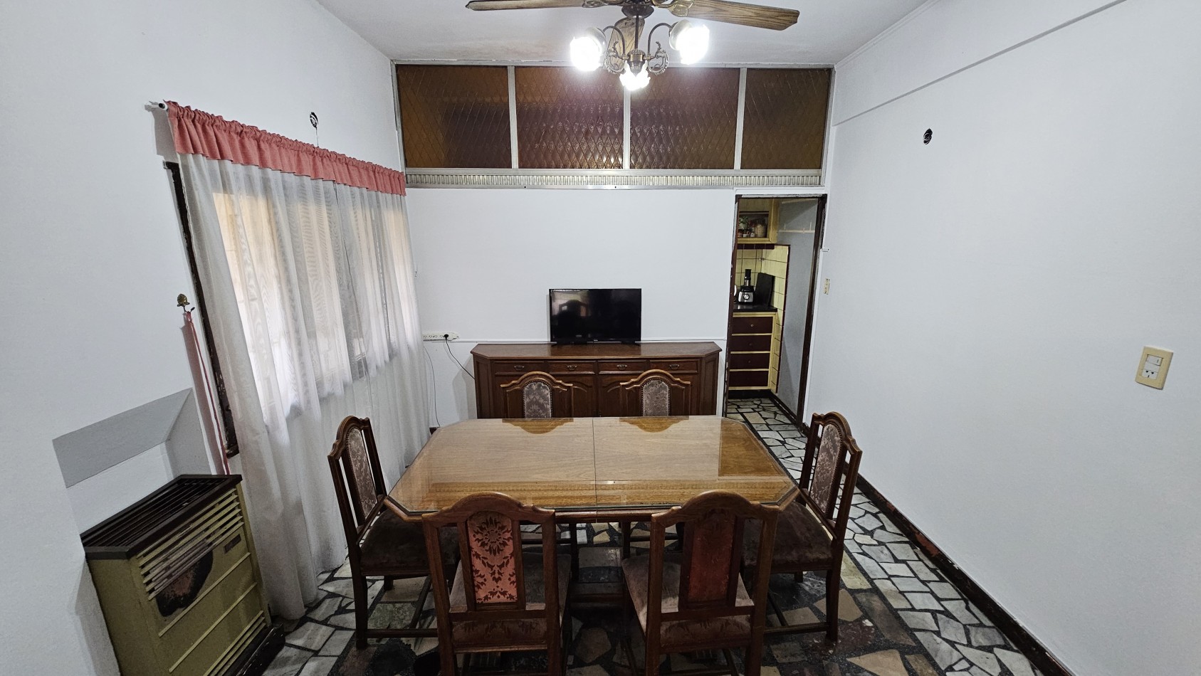 **u$s 80.000.-** Casa en venta sobre lote propio en esquina sobre Palma de Mallorca al 3800 - Quilmes.-