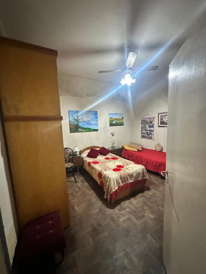 **$770.000.-** - AMPLIA CASA 5 Amb. C/ PATIO, COCHERA y PEQUEÑO GALPON EN ALQUILER - Dr. GALVEZ 1240, PEGADO A LAS VIAS - LANUS ESTE