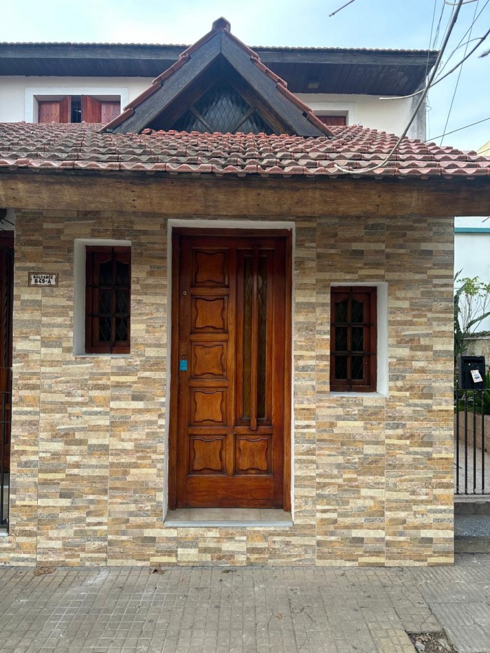 **$240.000.-** Monoambiente al frente en Alquiler - EXCLUEYENTE UNA SOLA PERSONA - Balcarce 800 - Lanus