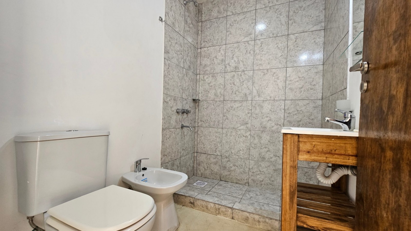 **$ 420.000 x mes SIN EXPENSAS** - ALQUILER Departamentos de 2 ambientes disponibles al frente - MOLINEDO AL 2700