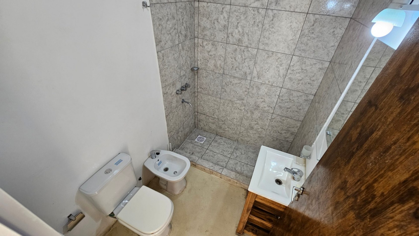 **$ 420.000 x mes SIN EXPENSAS** - ALQUILER Departamentos de 2 ambientes disponibles al frente - MOLINEDO AL 2700