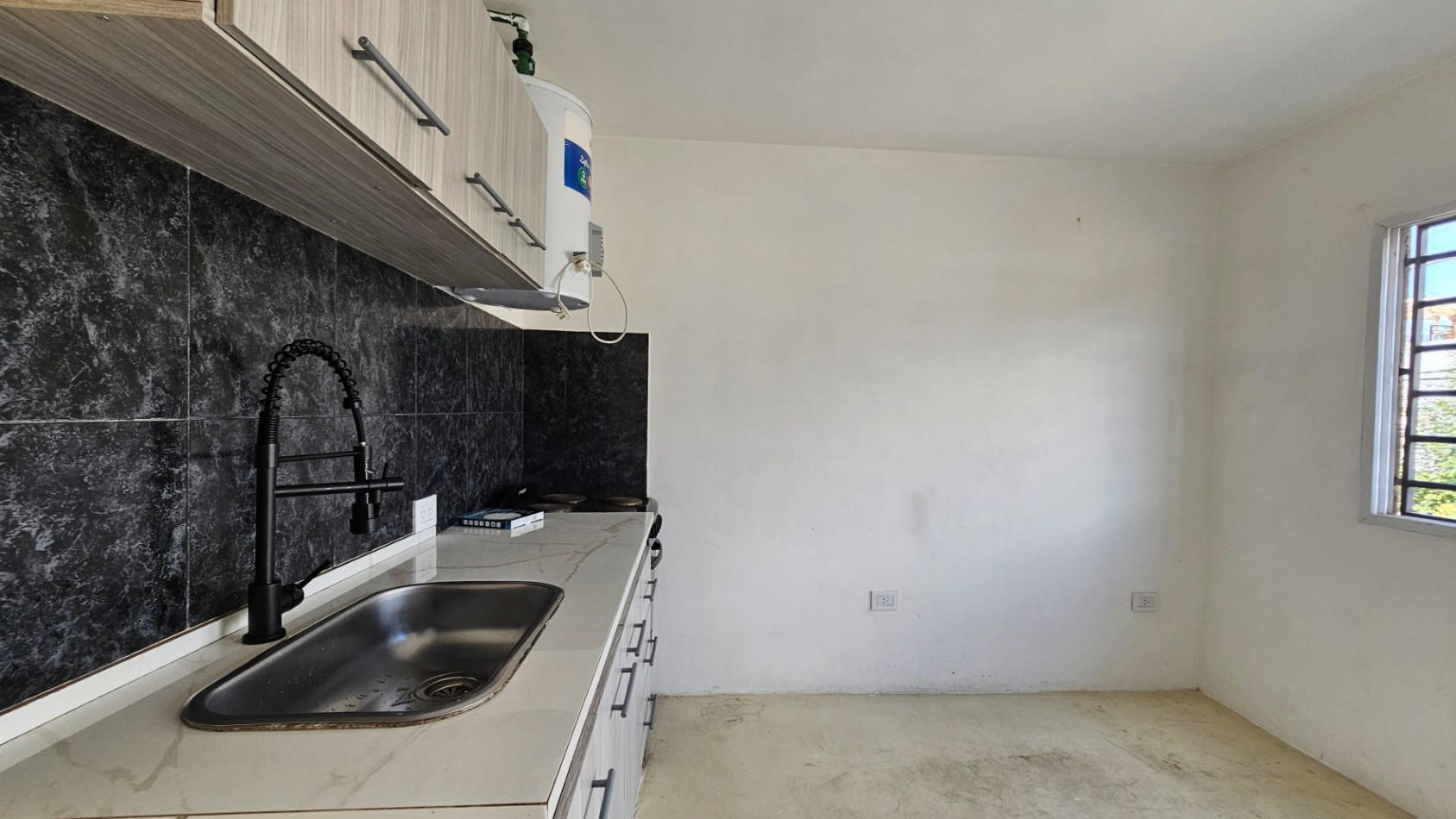 **$ 420.000 x mes SIN EXPENSAS** - ALQUILER Departamentos de 2 ambientes disponibles al frente - MOLINEDO AL 2700
