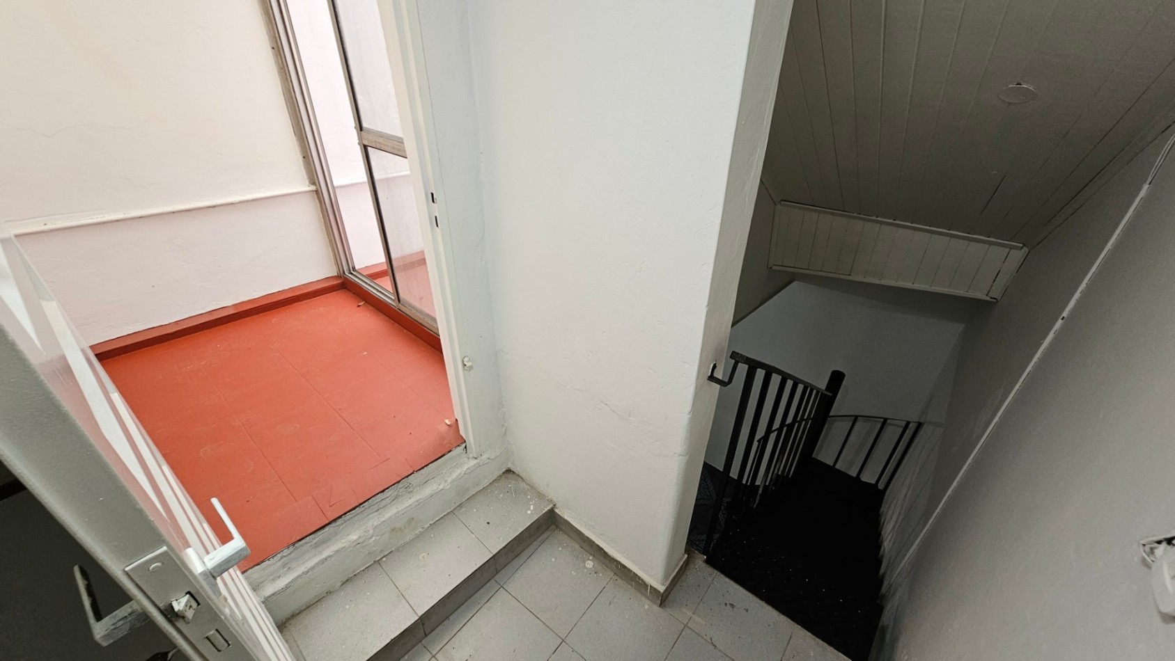 **$450.000.-** - Dpto. 2 Amb. en alquiler ¡¡NO ABONA EXPENSAS¡¡ - Planta Baja Interno -- Sayos 3040 - Valentin Alsina 
