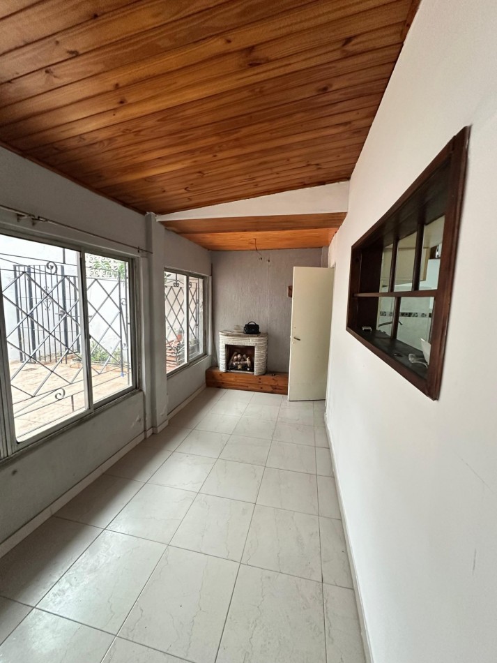 **$680.000.-** - ALQUILER PH INTERNO 2AMB y MEDIO CON AMPLIO PATIO - Dr. Galvez al 800 - Lanus Este