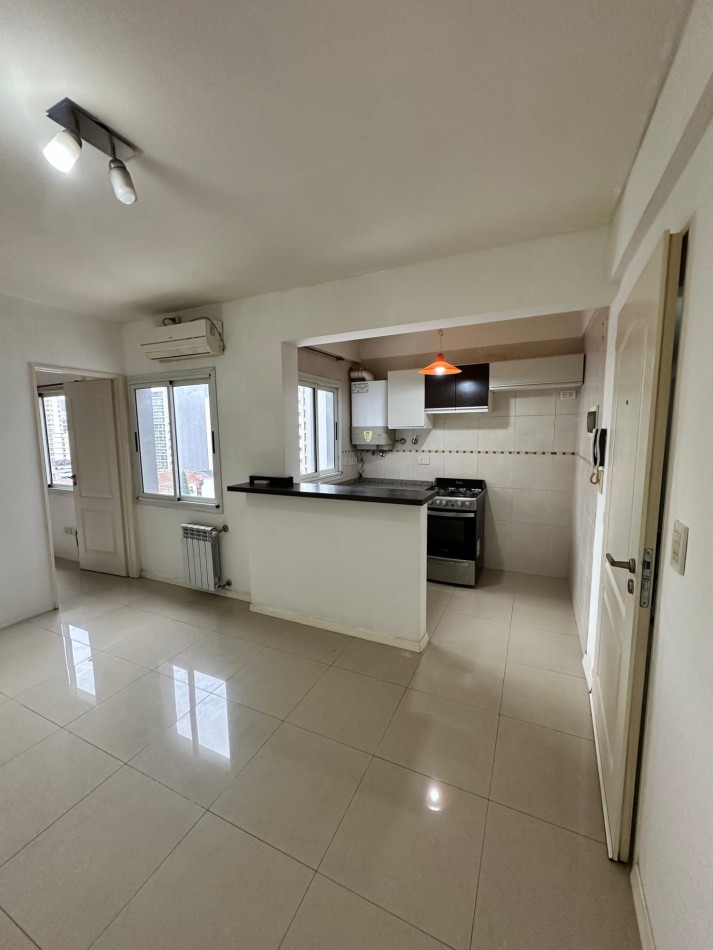 HERMOSO DEPARTAMENTO 2 AMBIENTES EN ALQUILER - ALCORTA AL 400 - LANUS