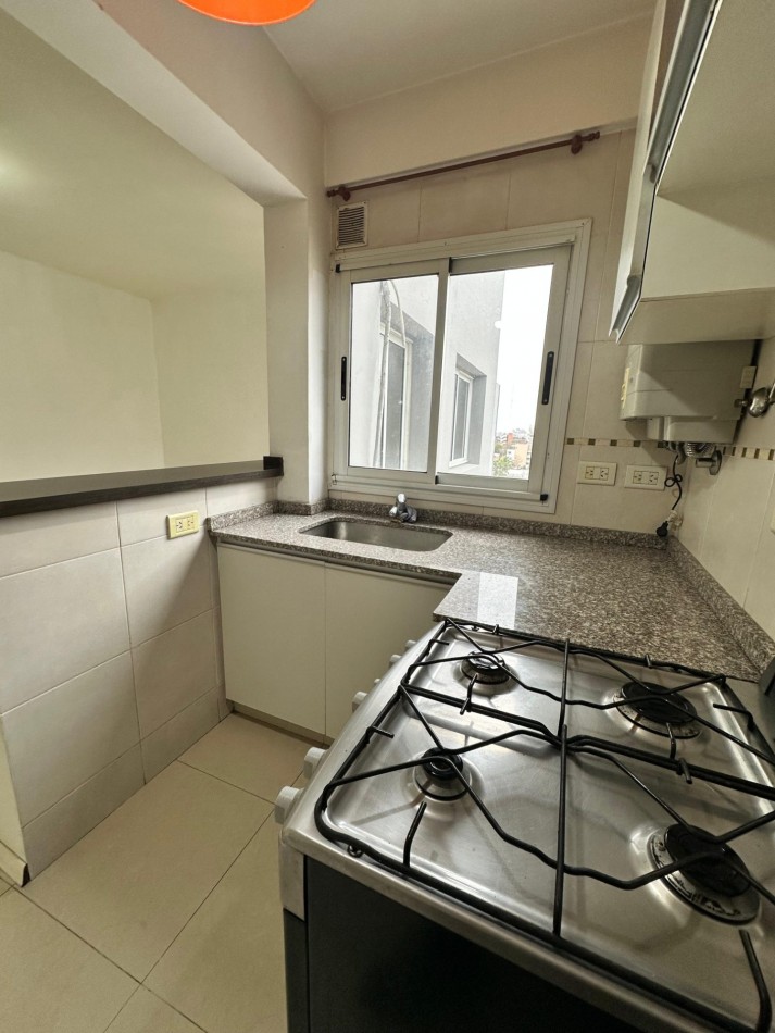 HERMOSO DEPARTAMENTO 2 AMBIENTES EN ALQUILER - ALCORTA AL 400 - LANUS