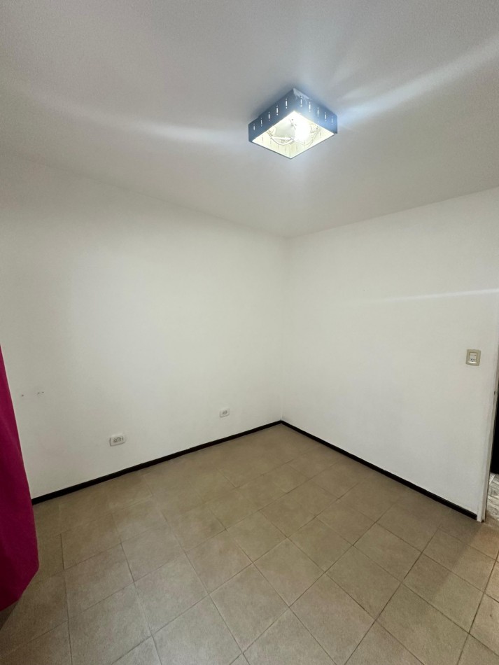 ALQUILER PH INTERNO 3 AMB. CON PATIO - NO ABONA EXPENSAS - Av. Intendente Quindimil 1100, Lanus Oeste