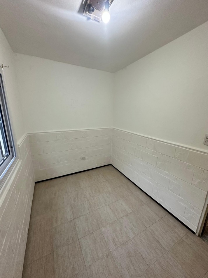 ALQUILER PH INTERNO 3 AMB. CON PATIO - NO ABONA EXPENSAS - Av. Intendente Quindimil 1100, Lanus Oeste