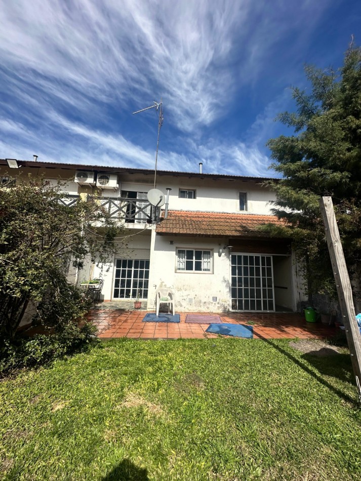 Casa en Venta de 4 Ambientes S/ lote 210 m2 en Barrio Cerrado Los Robles - Burzaco