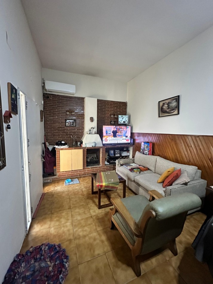 Venta en Block: Dos Casas en un Lote en Excelente Ubicacion - Apto Credito S/lote 8,66 x 17 m2 Aprox. - Diego Maradona 2424 - Lanus Oeste