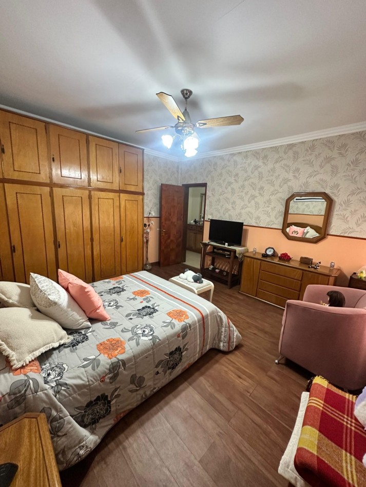 Venta en Block: Dos Casas en un Lote en Excelente Ubicacion - Apto Credito S/lote 8,66 x 17 m2 Aprox. - Diego Maradona 2424 - Lanus Oeste