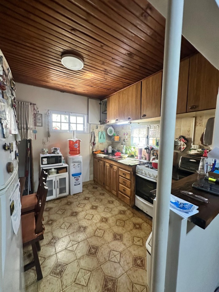 Venta en Block: Dos Casas en un Lote en Excelente Ubicacion - Apto Credito S/lote 8,66 x 17 m2 Aprox. - Diego Maradona 2424 - Lanus Oeste
