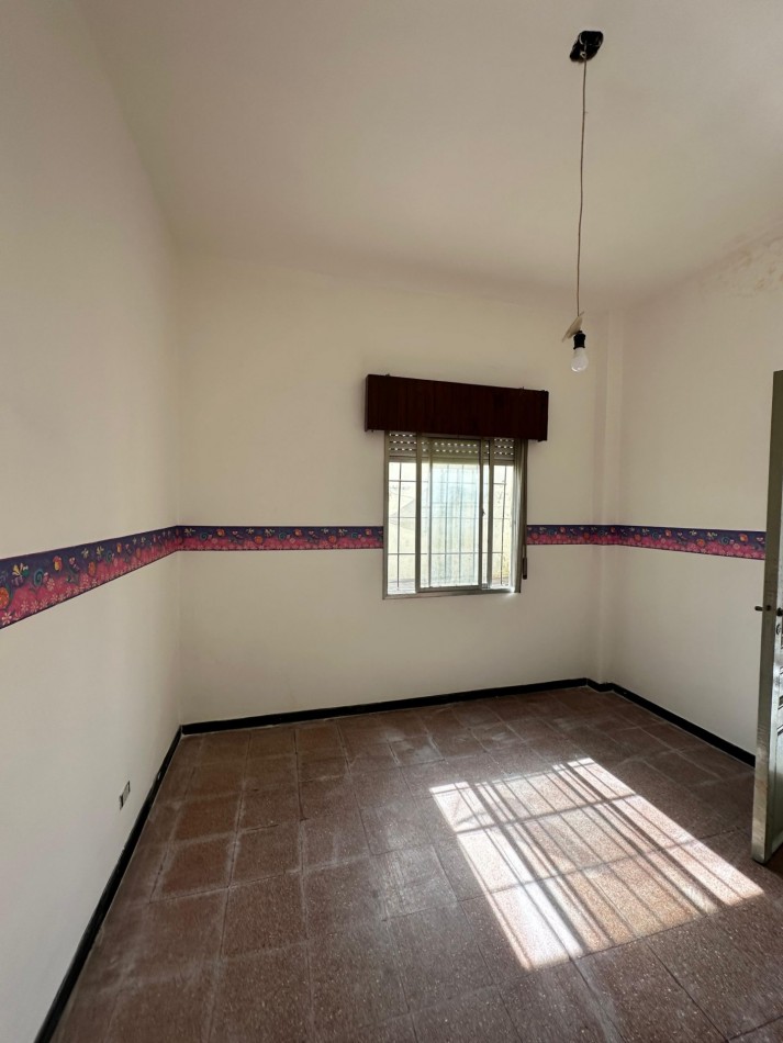 CASA 4 AMBIENTES C/ PATIO - EN ALQUILER - (Disponible para Noviembre 2026) -Gral. Pacheco y Almeyra - Remedios de Escalada