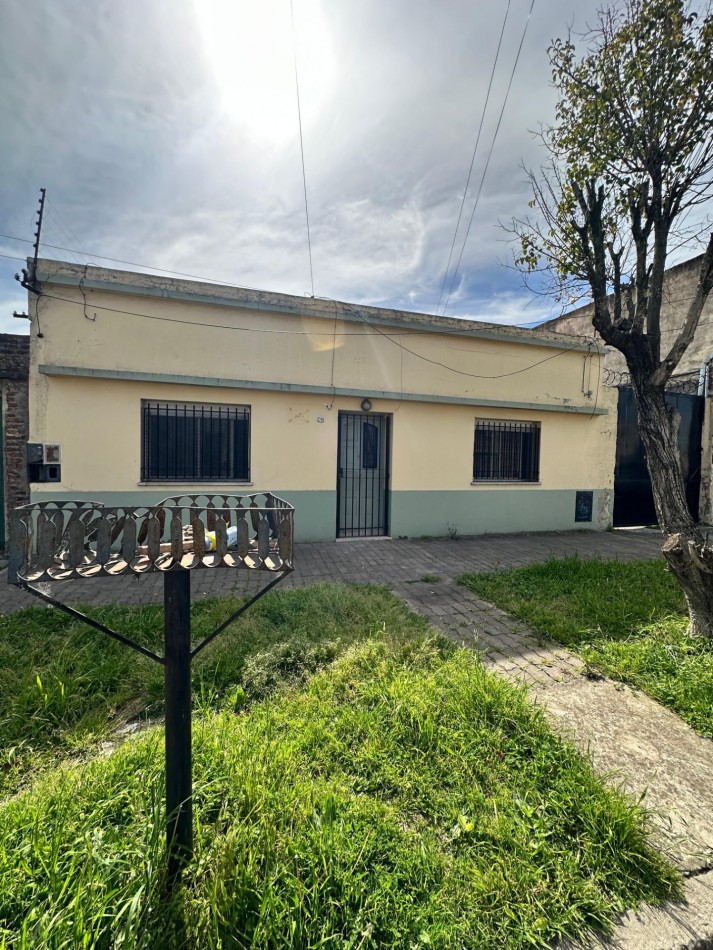 CASA 4 AMBIENTES C/ PATIO - EN ALQUILER - (Disponible para Noviembre 2026) -Gral. Pacheco y Almeyra - Remedios de Escalada