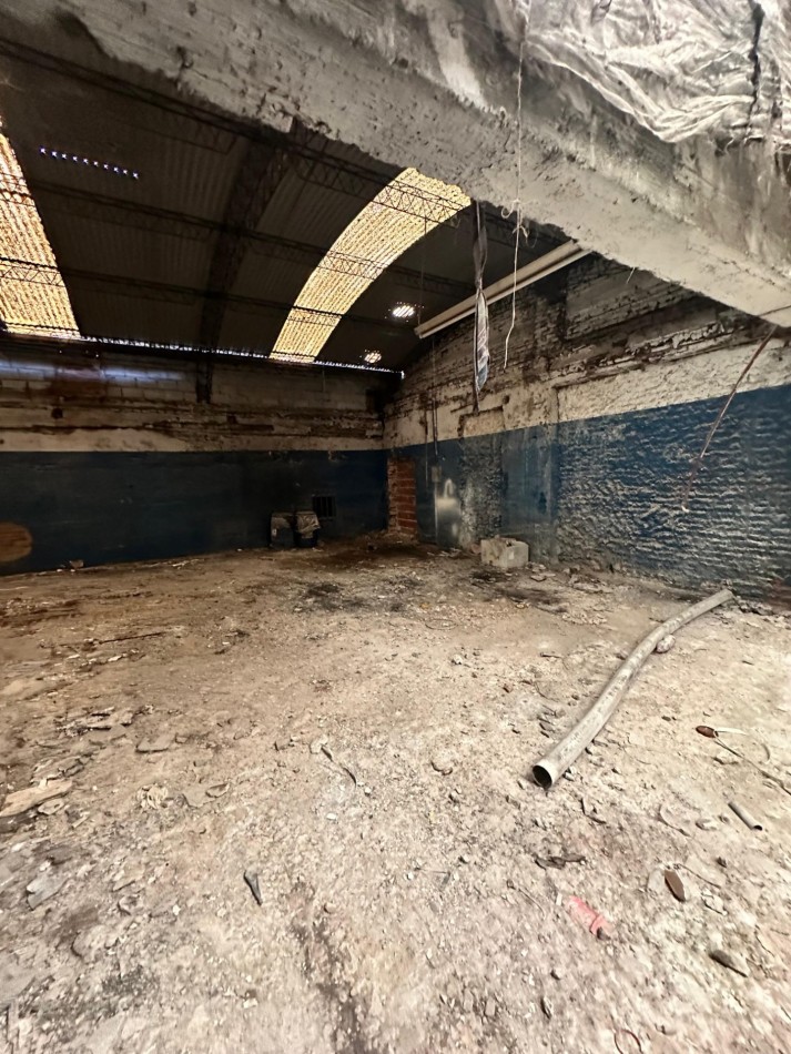 GALPON EN ALQUILER 700 m2 EN DOS PLANTAS - Av. Viamonte y Farrel - Lanus