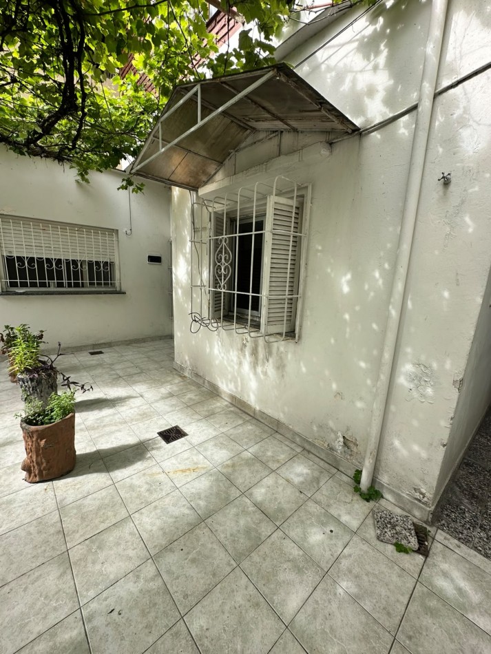 Departamento Interno Por Pasillo 2 Amb. con Patio Compartido en Alquiler - Moreno 2300 - Lanus oeste