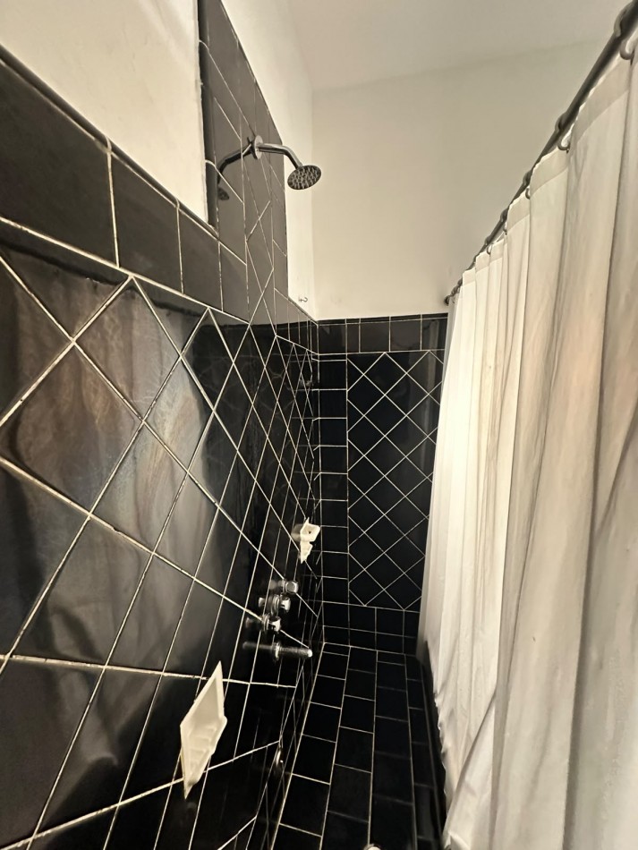 Departamento Interno Por Pasillo 2 Amb. con Patio Compartido en Alquiler - Moreno 2300 - Lanus oeste