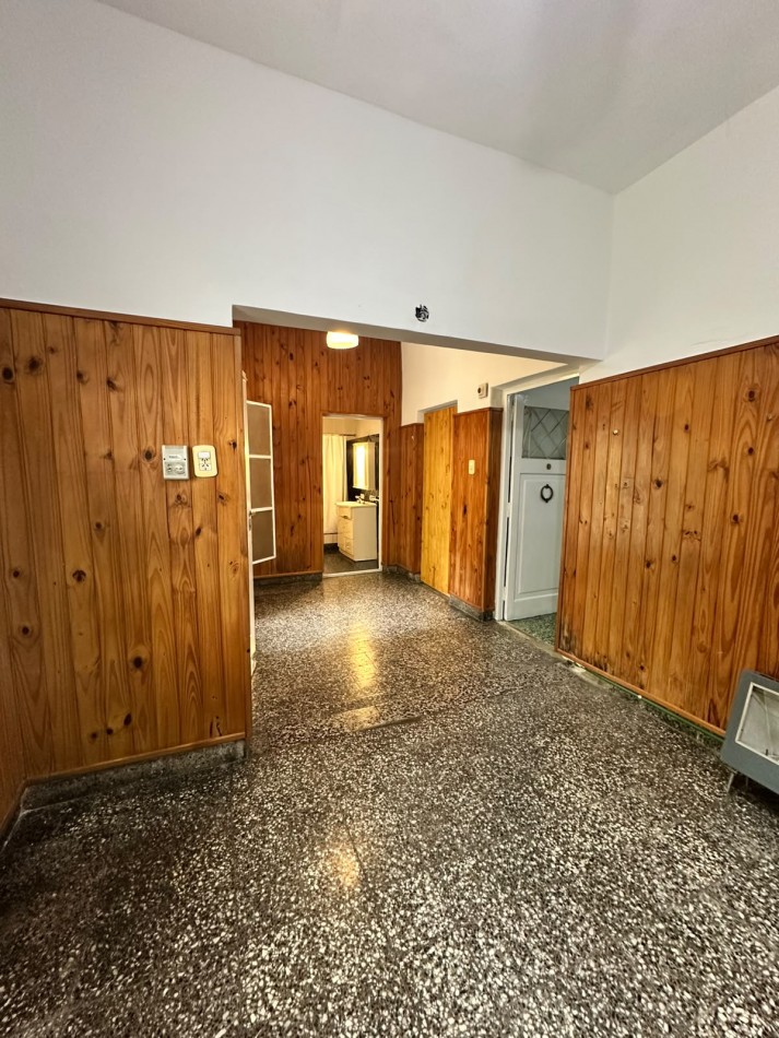 Departamento Interno Por Pasillo 2 Amb. con Patio Compartido en Alquiler - Moreno 2300 - Lanus oeste