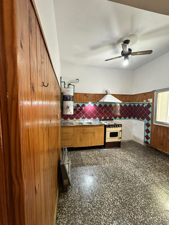 Departamento Interno Por Pasillo 2 Amb. con Patio Compartido en Alquiler - Moreno 2300 - Lanus oeste